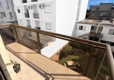 DEPARTAMENTO CON BALCON CENTRICO
